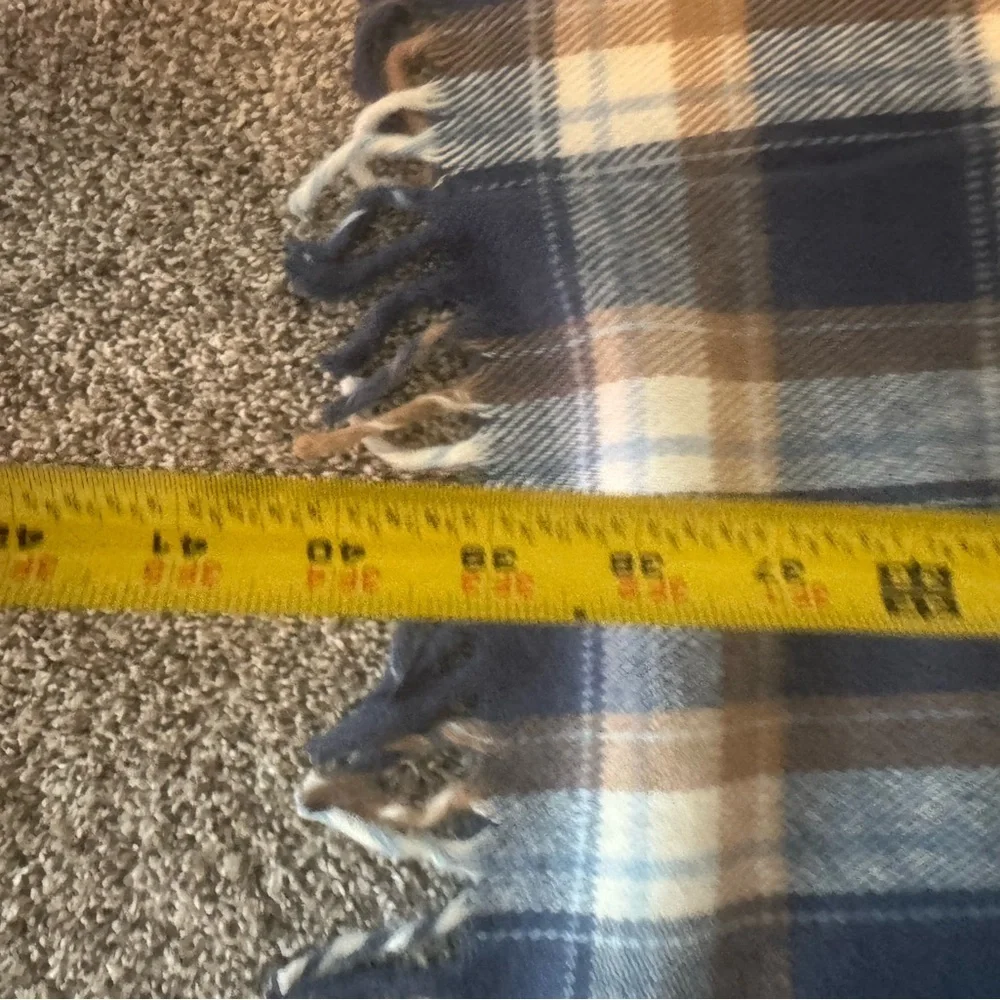 VTG FARIBO TAN/BLUE PLAID FRINGED BLANKET